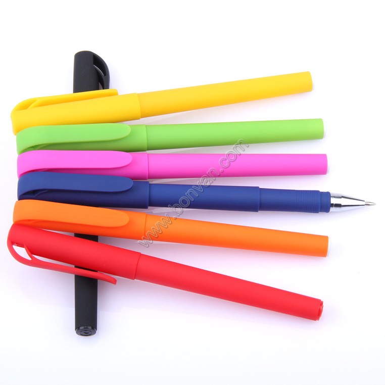 Plastic gel ink pen