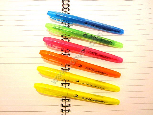 highlighter marker with grip